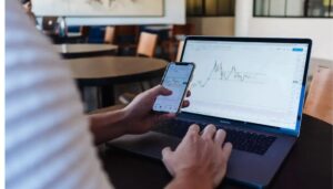 How Remote Desktop Servers Help Forex Traders Maintain Stable Trading Connectivity